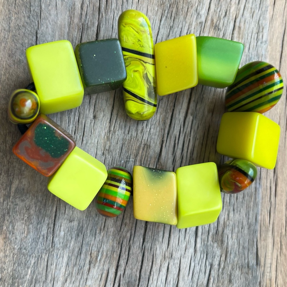 Sobral Resin Bead Bracelet - Picture 3 of 5